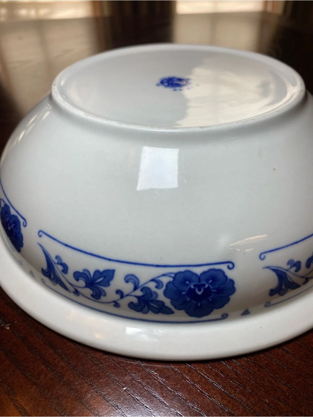 Chinese Blue and White Porcelain Serving Bowl 9.5 inches round